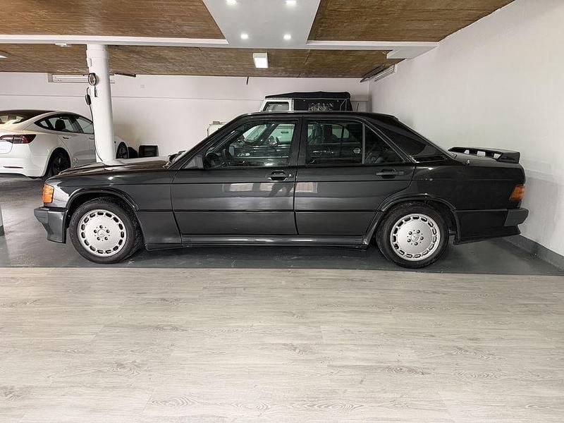 Usado Mercedes 190 185 HP (136 kW) 1985 Sedan
