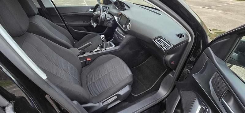 Usado Peugeot 308 SW 120 HP (88 kW) 2015 Preto Carrinha