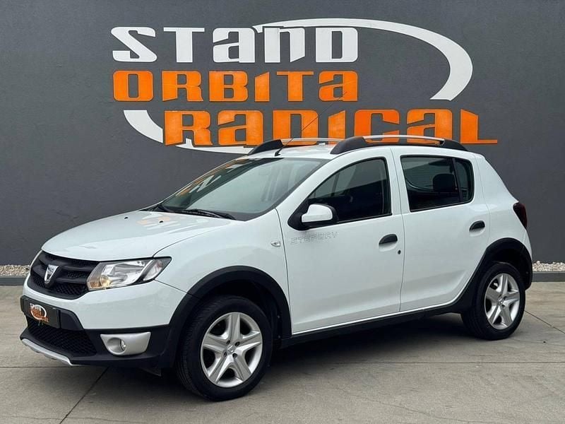 Branco Usado 2014 Dacia Sandero Stepway Citadino | € 8.450 (Preço elevado) - Imagem 1/4