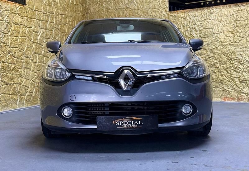 Usado Renault Clio IV Dynamique 90 HP (66 kW) 2014 Cinza