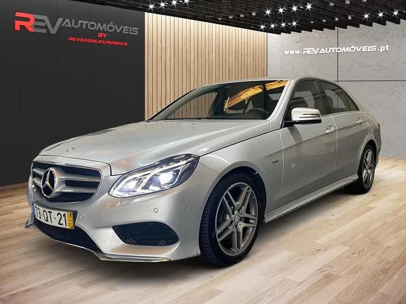 Cinza prata Usado 2016 Mercedes E250 Avantgarde Sedan | € 15.950 (Preço justo) - Imagem 1/4