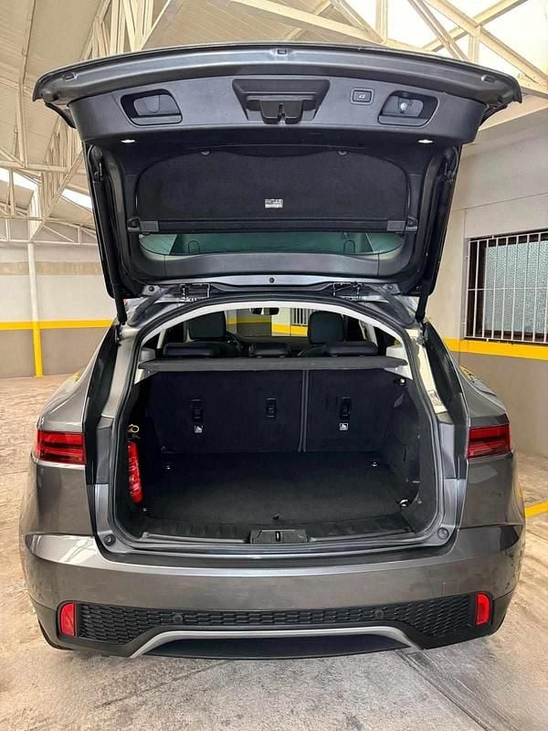 Usado Jaguar E-Pace R-Dynamic 150 HP (110 kW) 2019 Cinza SUV