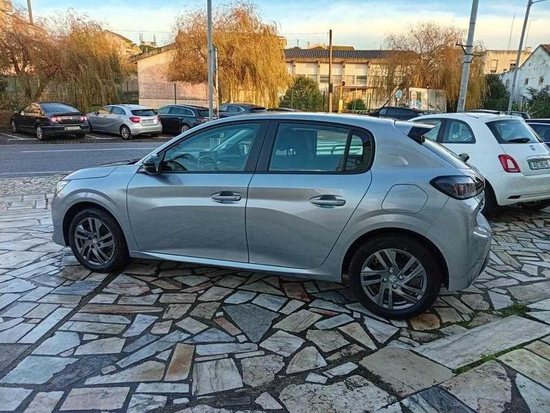 Usado Peugeot 208 75 HP (55 kW) 2022 Cinzento Citadino
