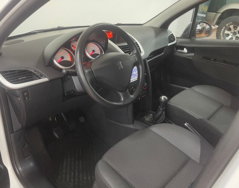 Usado Peugeot 207 Sport 90 HP (66 kW) 2010 Branco