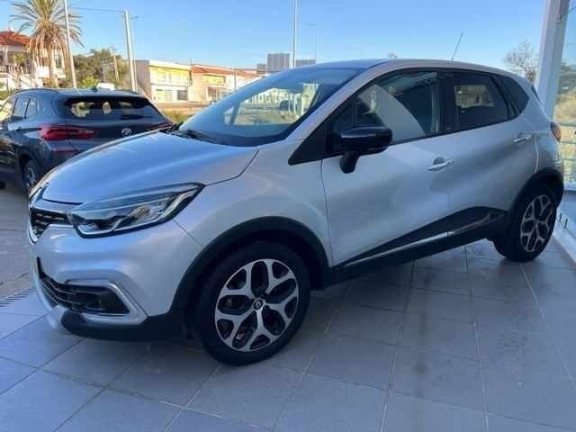 Usado Renault Captur 90 HP (66 kW) 2019 Cinzento SUV