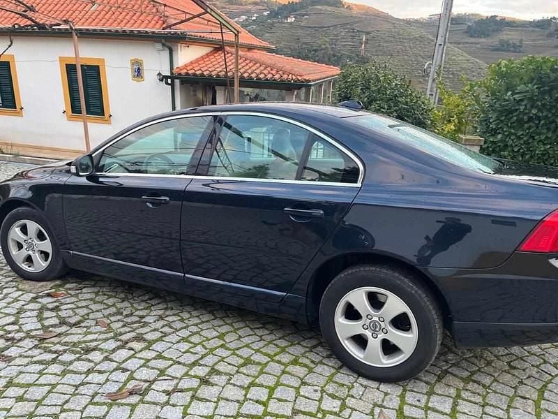 Usado Volvo S80 136 HP (100 kW) 2008 Azul Sedan