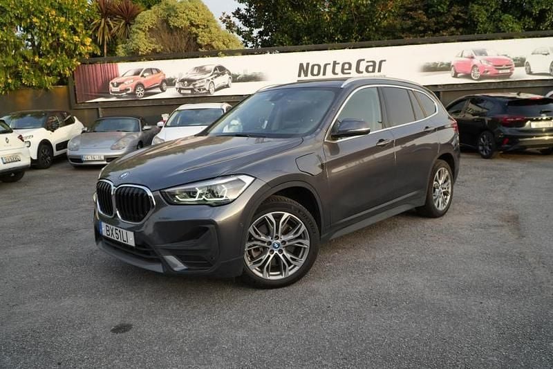 Cinza Usado 2021 BMW X1 Advantage SUV | € 25.250 (Preço justo) - Imagem 1/4