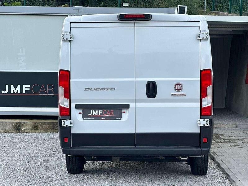 Usado Fiat Ducato 120 HP (88 kW) 2022 Branco Van