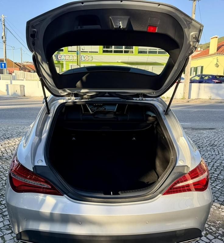 Usado Mercedes CLA180 Shooting Brake Urban 109 HP (80 kW) 2016 Cinza Carrinha