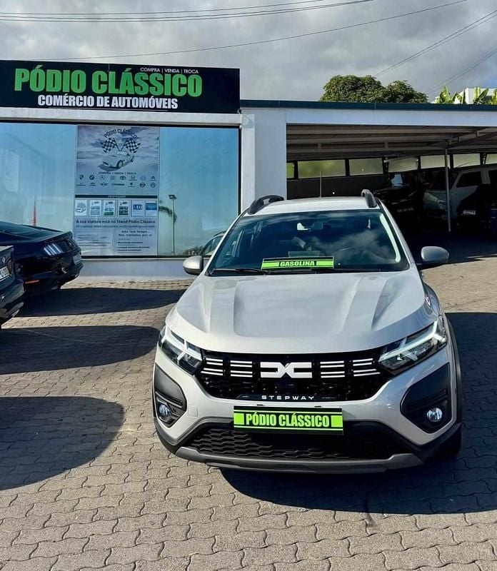 Cinzento Usado 2023 Dacia Sandero Citadino | € 18.900 (Caro) - Imagem 1/4