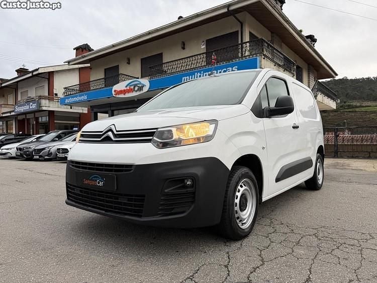 Branco Usado 2021 Citroën Berlingo Feel Monovolume | € 11.990 (Bom preço) - Imagem 1/1