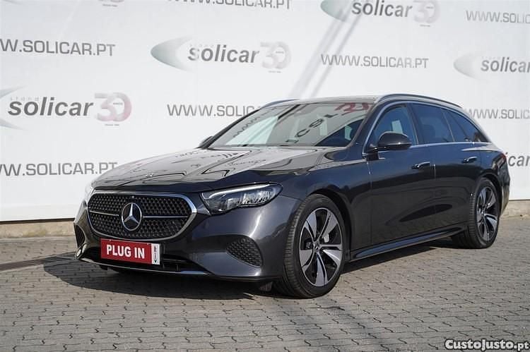Cinza Usado 2023 Mercedes E300 Carrinha | € 62.500 (Preço justo) - Imagem 1/1