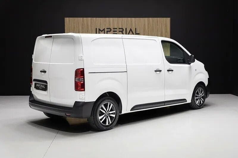 Usado Opel Corsa-e 100 kW (136 HP) 2021 Branco Citadino