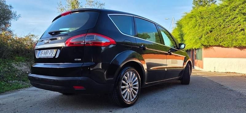 Usado Ford S-MAX S 163 HP (119 kW) 2010 Preto Monovolume