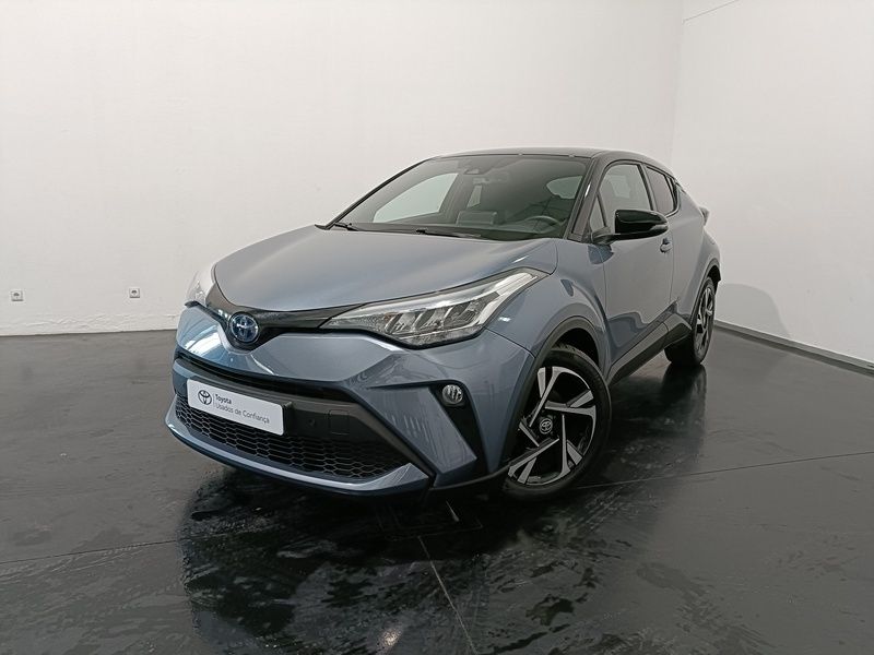 Cinza (pintura metalizada) Usado 2023 Toyota C-HR SUV | € 31.250 (Preço justo) - Imagem 1/4