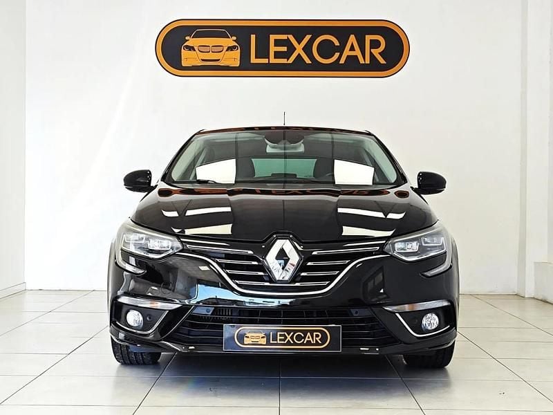 Usado Renault Mégane IV Intens 132 HP (97 kW) 2017 Preto