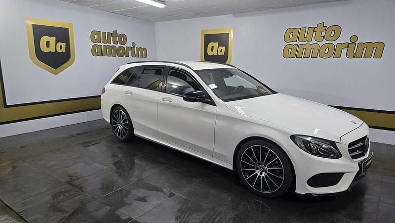 Usado Mercedes C300 AMG line 231 HP (169 kW) 2017 Branco Carrinha