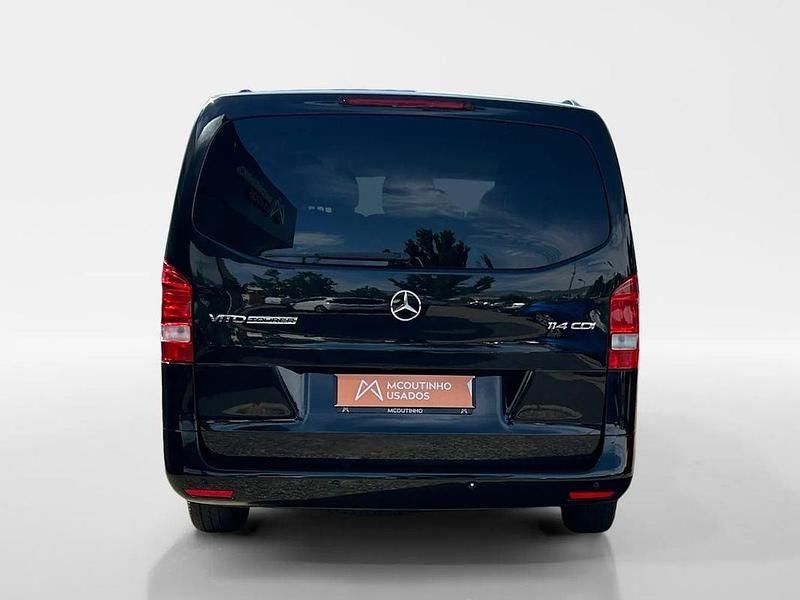 Usado Mercedes Vito 136 HP (100 kW) 2019 Preto Van