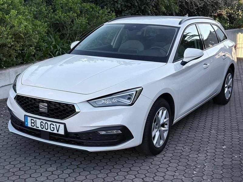 Usado Seat Leon ST 110 HP (80 kW) 2022 Branco Carrinha