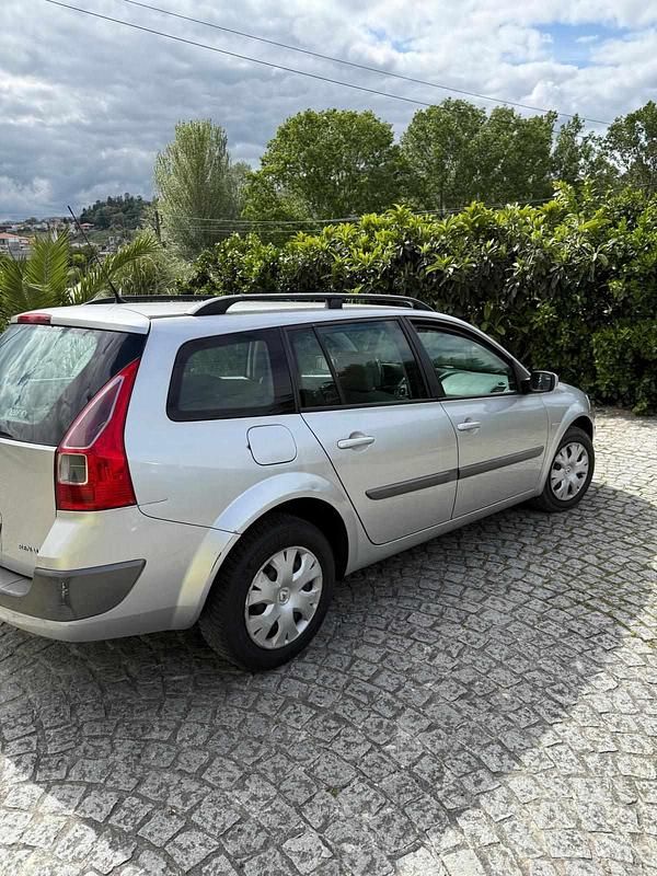 Usado Renault Mégane GrandTour 106 HP (77 kW) 2007 Cinzento Carrinha