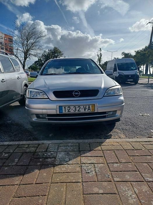 Usado 2003 Opel Astra Sedan | € 2.300 (Preço justo) - Imagem 1/4