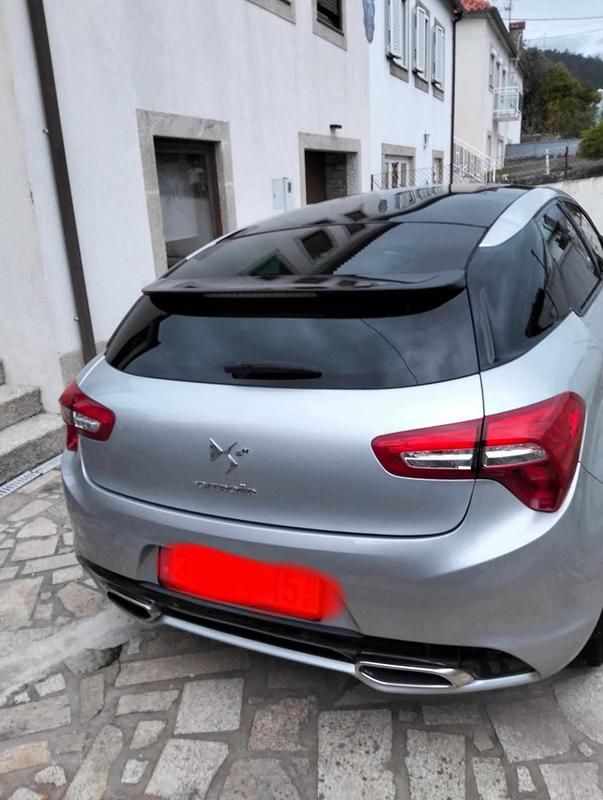 Usado Citroën DS5 200 HP (147 kW) 2013 Cinzento Citadino