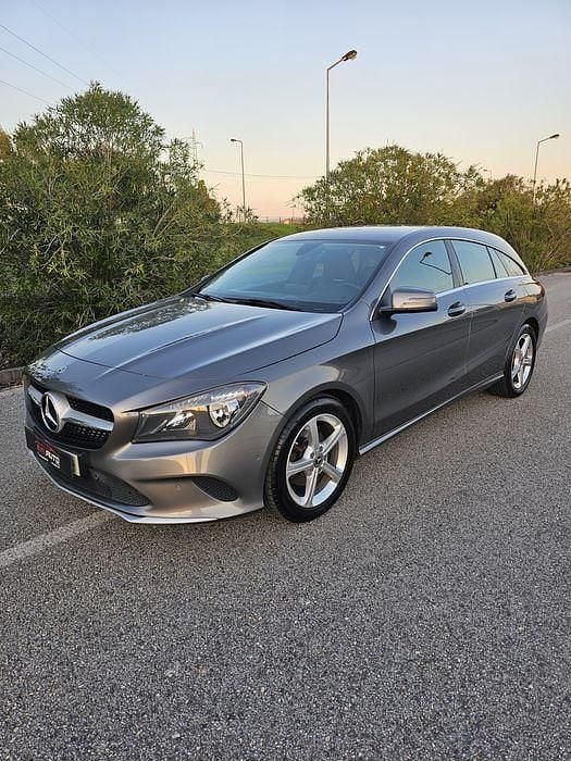 Usado Mercedes CLA180 Shooting Brake 110 HP (80 kW) 2017 Carrinha