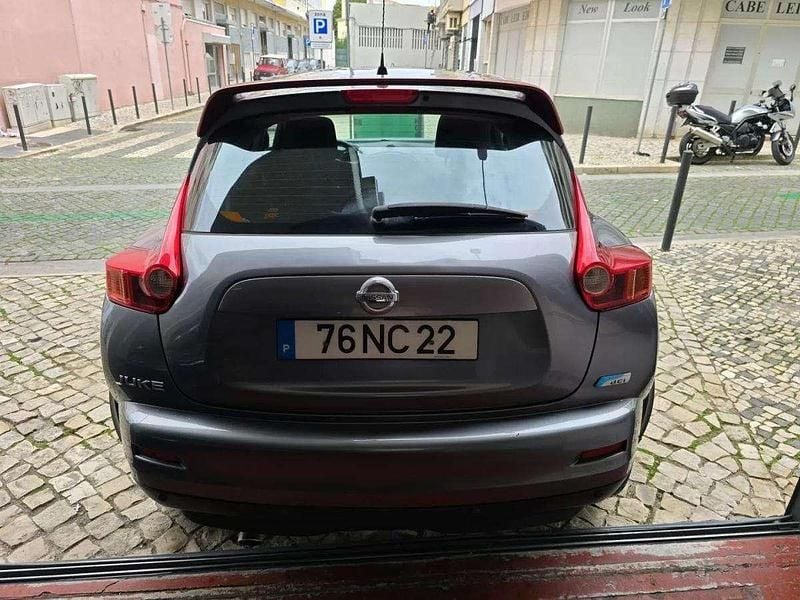 Usado Nissan Juke Premium Edition 110 HP (80 kW) 2012 Cinzento SUV