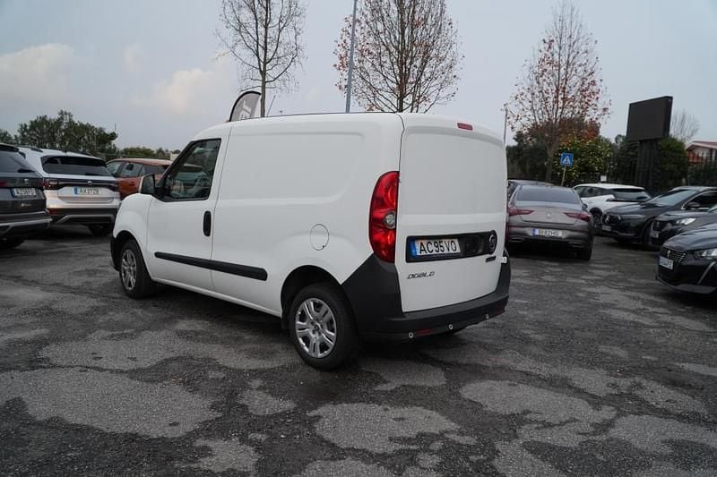 Usado Fiat Doblò 95 HP (69 kW) 2020 Branco Monovolume