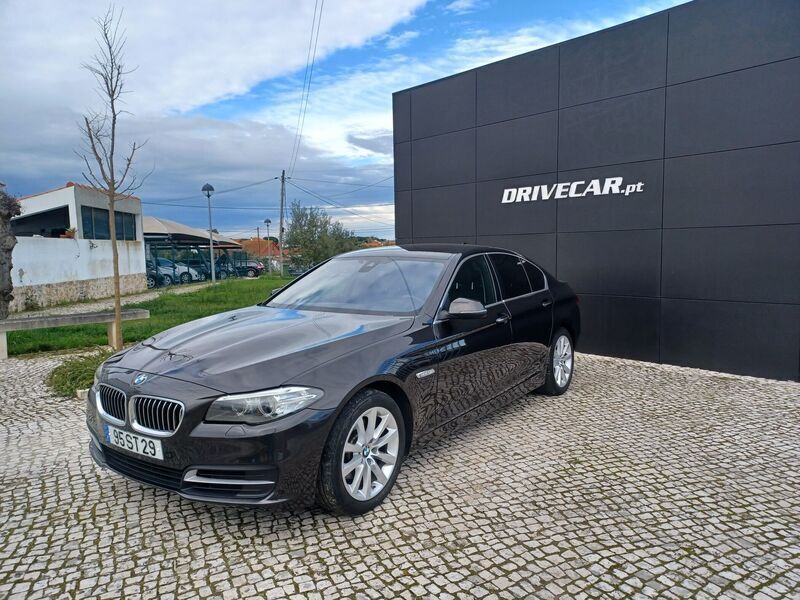 Castanho Usado 2016 BMW 520 Efficient Dynamics Sedan | € 18.980 (Preço elevado) - Imagem 1/4