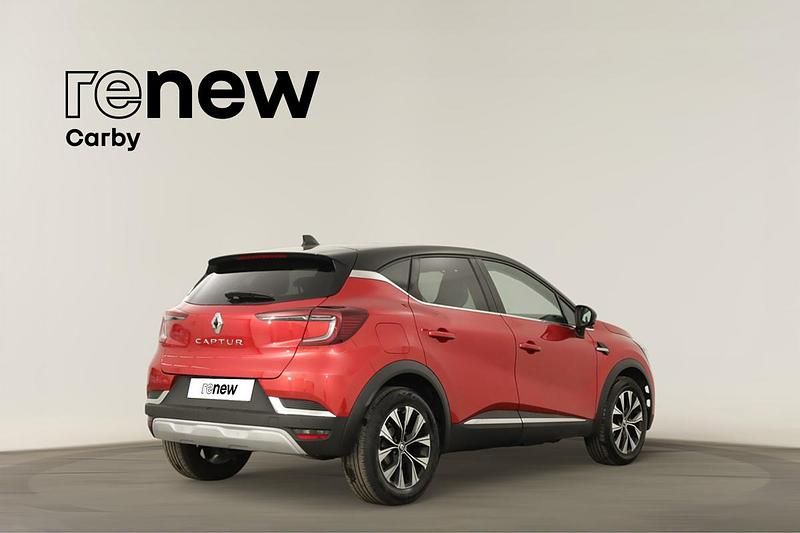Usado Renault Captur Techno 101 HP (74 kW) 2024 Vermelho SUV