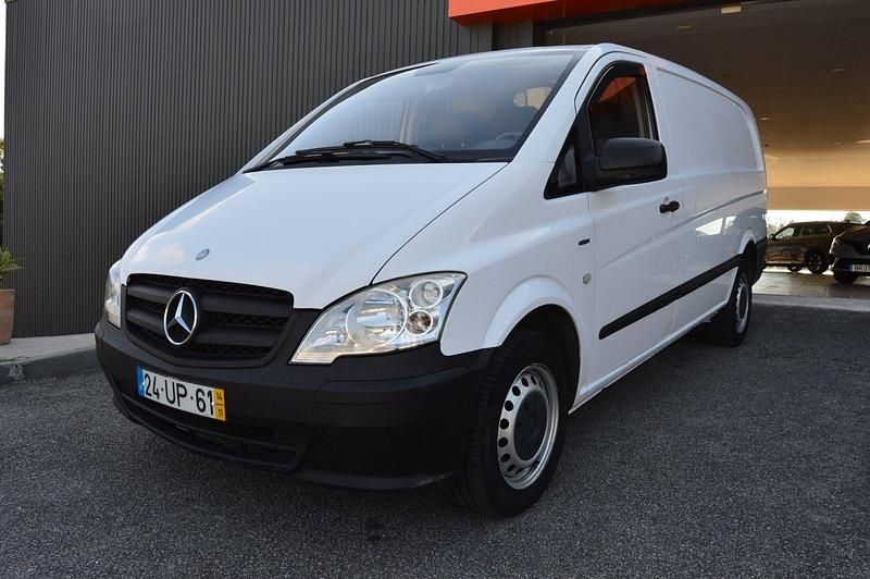 Branco Usado 2014 Mercedes Vito Monovolume | € 14.000 - Imagem 1/4