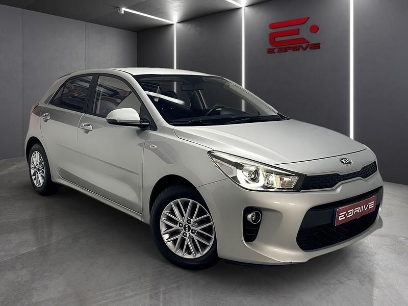 Usado Kia Rio 85 HP (62 kW) 2017 Cinza