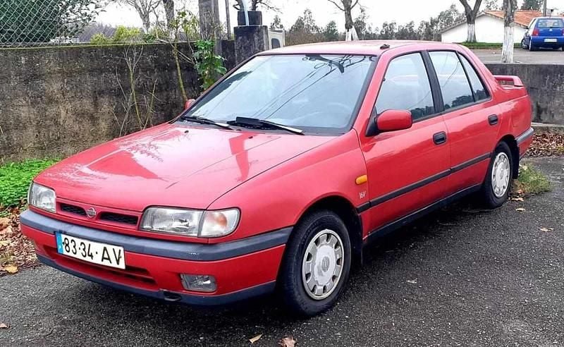 Usado Nissan Sunny 87 HP (63 kW) 1992 Vermelho Sedan