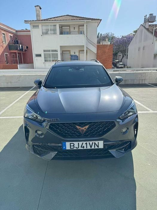 Cinzento Usado 2024 Cupra Formentor SUV | € 35.000 (Preço elevado) - Imagem 1/4