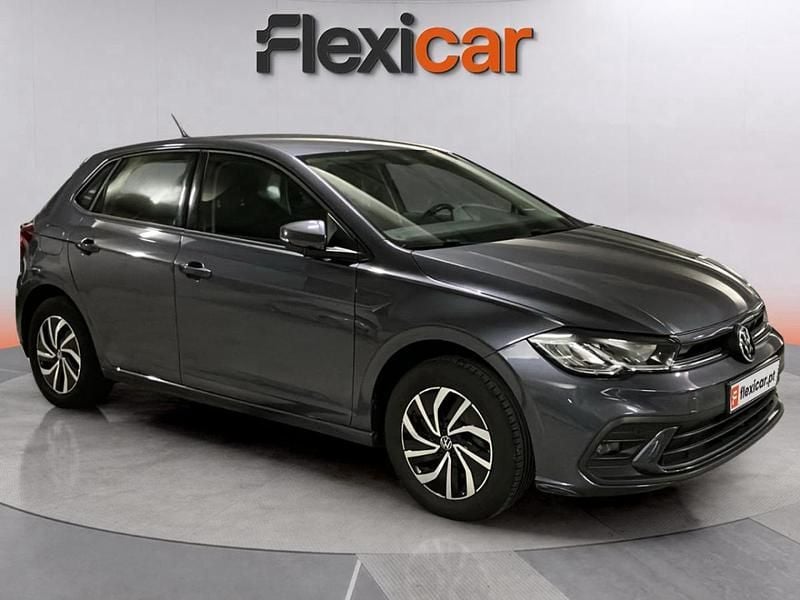 Usado VW Polo Life 95 HP (69 kW) 2022 Cinza Citadino