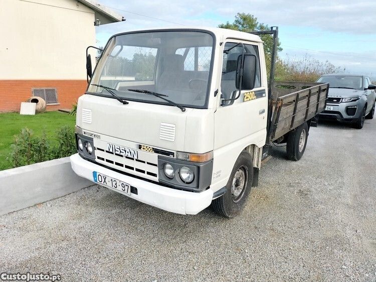 Branco Usado 1991 Nissan Cabstar Pickup | € 6.500 - Imagem 1/1