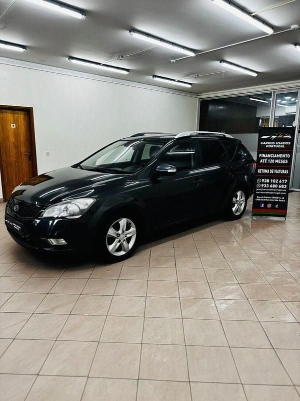 Preto Usado 2010 Kia Ceed EX Citadino | € 5.950 (Preço justo) - Imagem 1/4