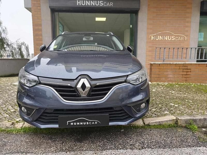 Usado Renault Mégane IV 115 HP (84 kW) 2019 Cinzento Carrinha