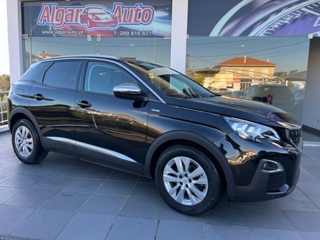 Usado Peugeot 3008 Style 130 HP (95 kW) 2020 Preto (metalizado) SUV