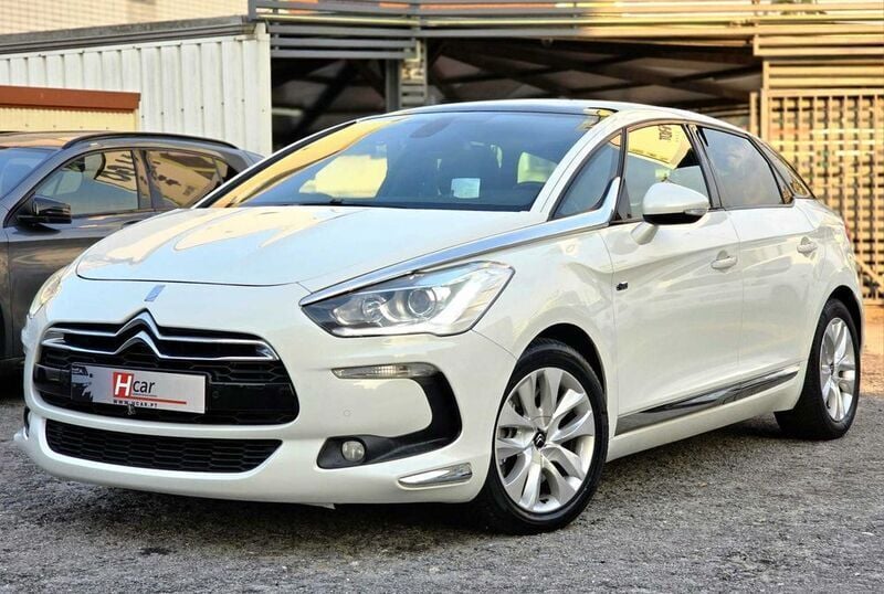 Usado Citroën DS5 Sport Chic 200 HP (147 kW) 2012 Citadino