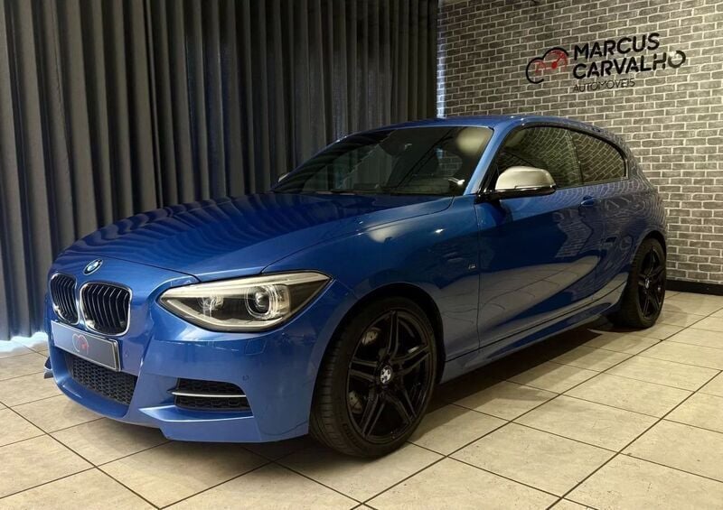 Azul Usado 2014 BMW M135 Performance Citadino | € 35.490 - Imagem 1/4