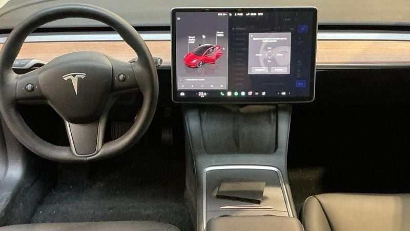 Usado Tesla Model 3 208 kW (283 HP) 2023 Vermelho Sedan