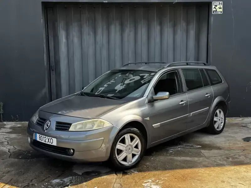 Cinzento Usado 2004 Renault Mégane GrandTour Carrinha | € 1.990 (Bom preço) - Imagem 1/4