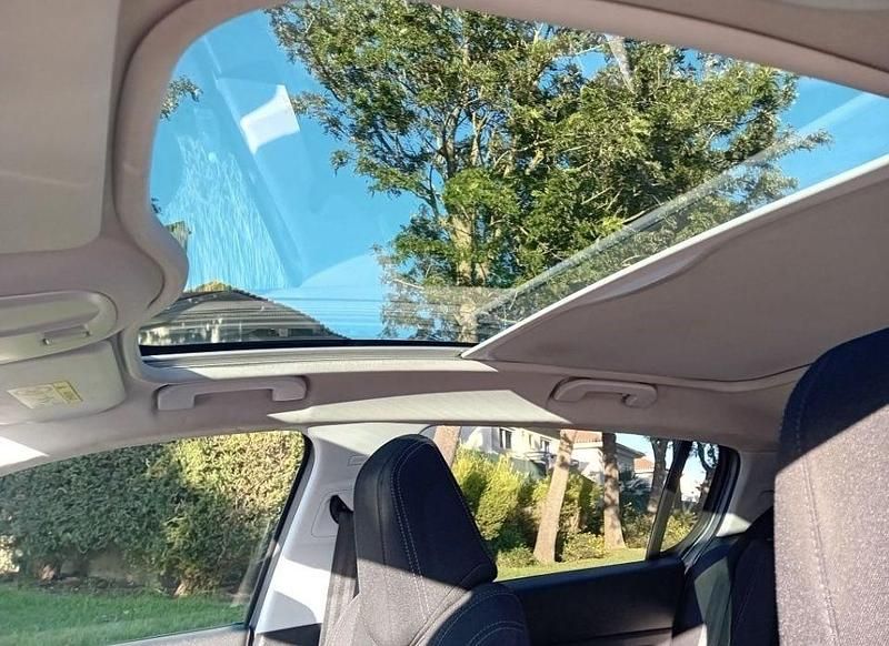Usado 2015 Peugeot 308 Allure Sedan | € 8.000 (Preço justo) - Imagem 1/4