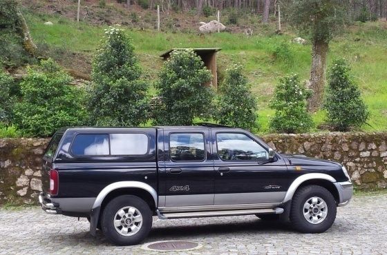 Nissan navara 2000