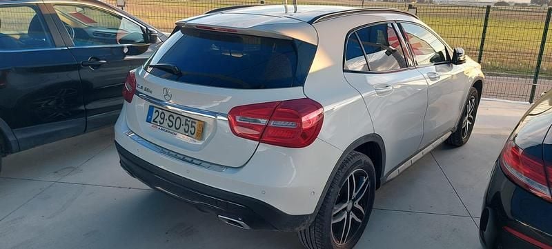 Usado Mercedes GLA180 Urban 109 HP (80 kW) 2017 Branco SUV