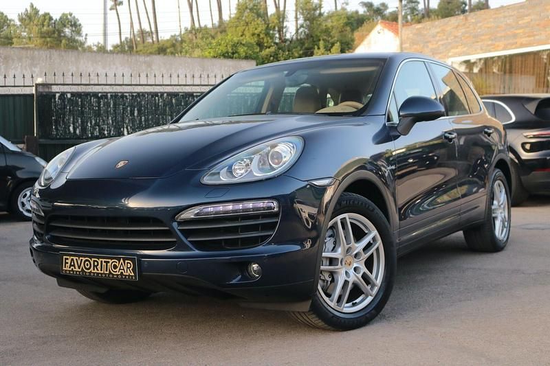 Azul Usado 2012 Porsche Cayenne S E-Hybrid SUV | € 25.000 - Imagem 1/4