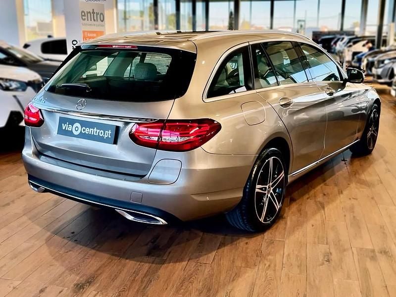 Usado Mercedes C300 Exclusive 306 HP (225 kW) 2020 Outro Carrinha