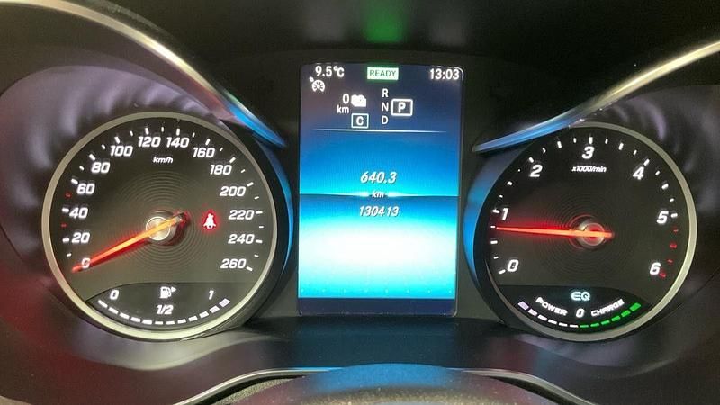 Usado Mercedes GLC300 245 HP (180 kW) 2020 Preto SUV